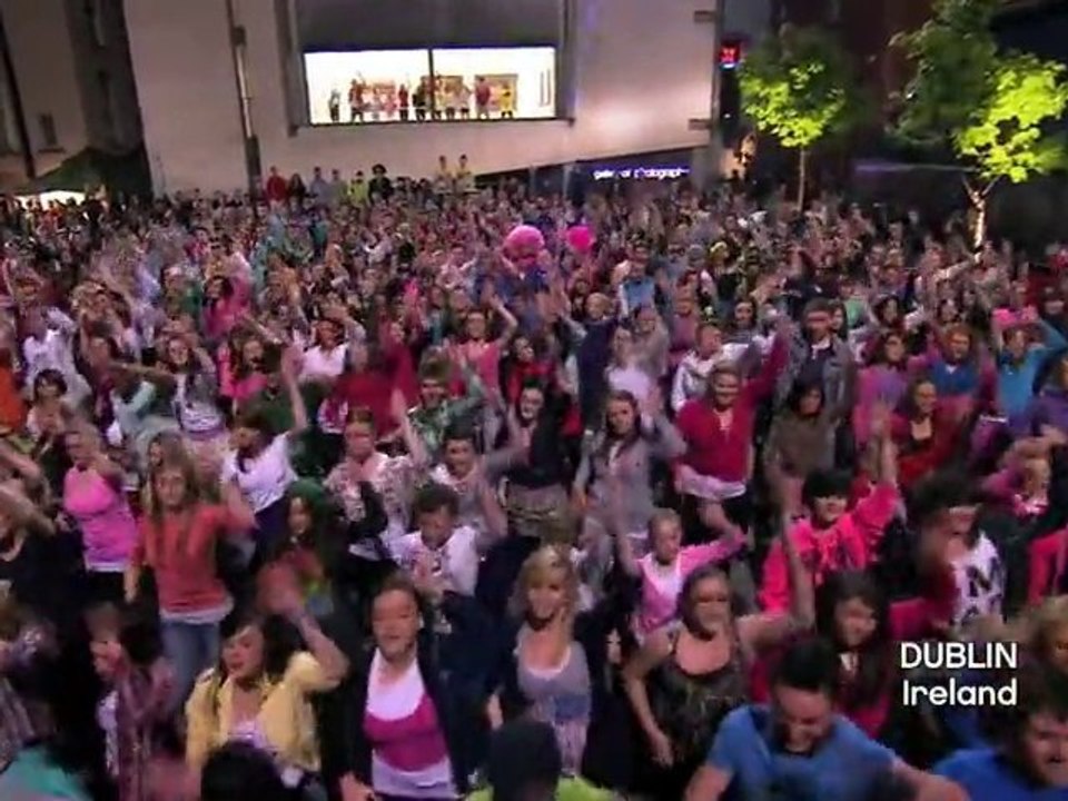ESC: CANLI - EUROVISION 2010 FLASHMOB!