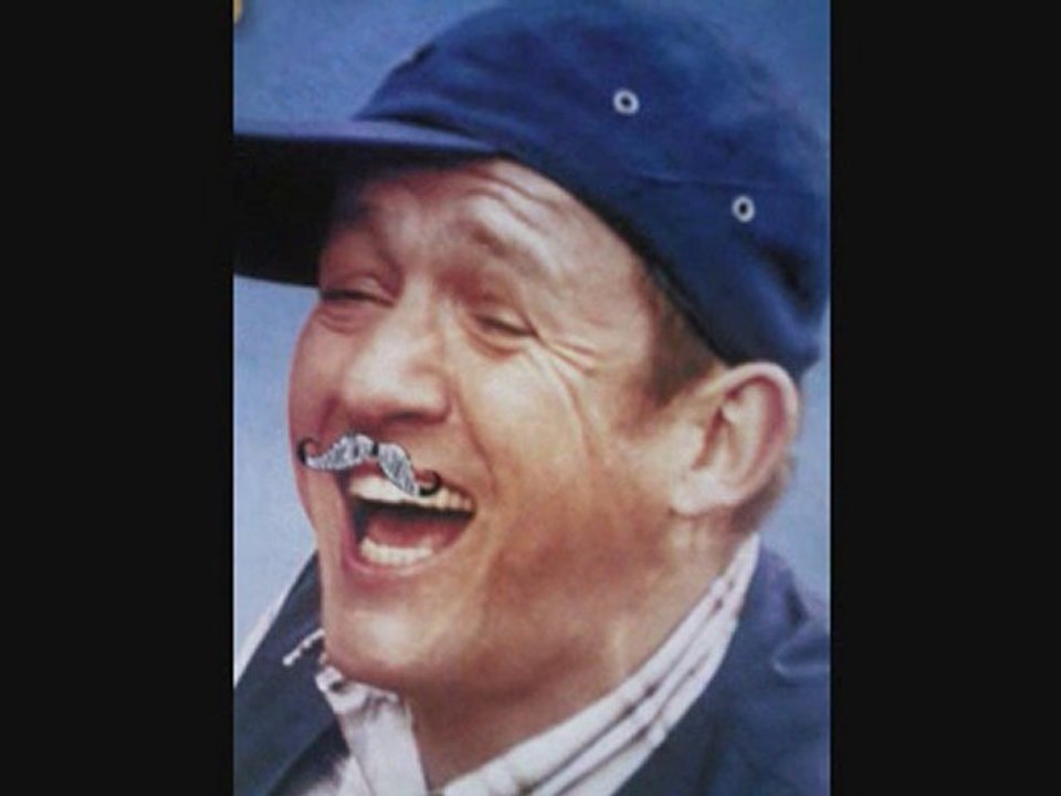 Annie Duparc - Achille, pourquoi t'as d'la moustache ?