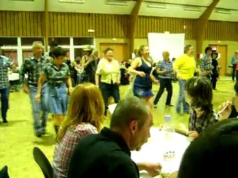 CLUB DANSE COUNTRY CHARTRES Bal Amilly le 28 mai 2010