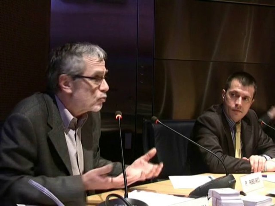 7- colloque du 15/04/10. Questions de la salle Police & démo