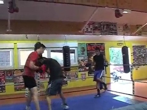 opposition entre boxeurs à la touche