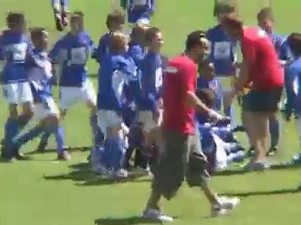 11 Seniors Vs 100 Poussins