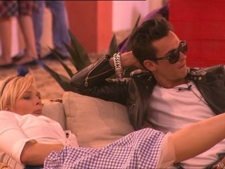 Jason / Caroline: Mais bon sang, de quoi parlent-ils?