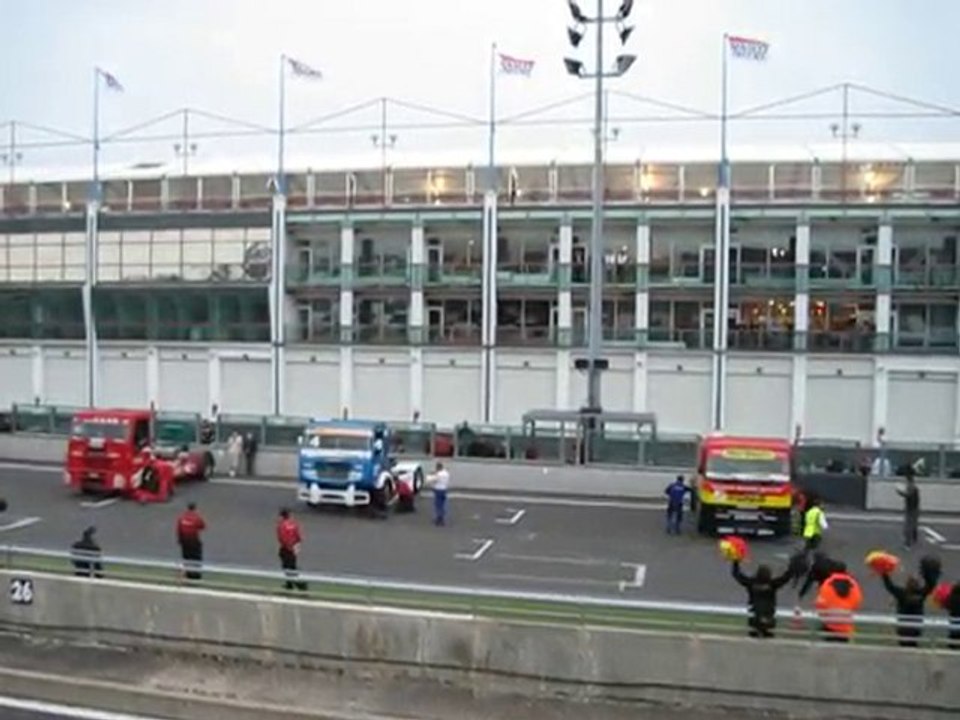 VIDEO EPREUVE MECANIQUE camions magny cours 2010 s2058