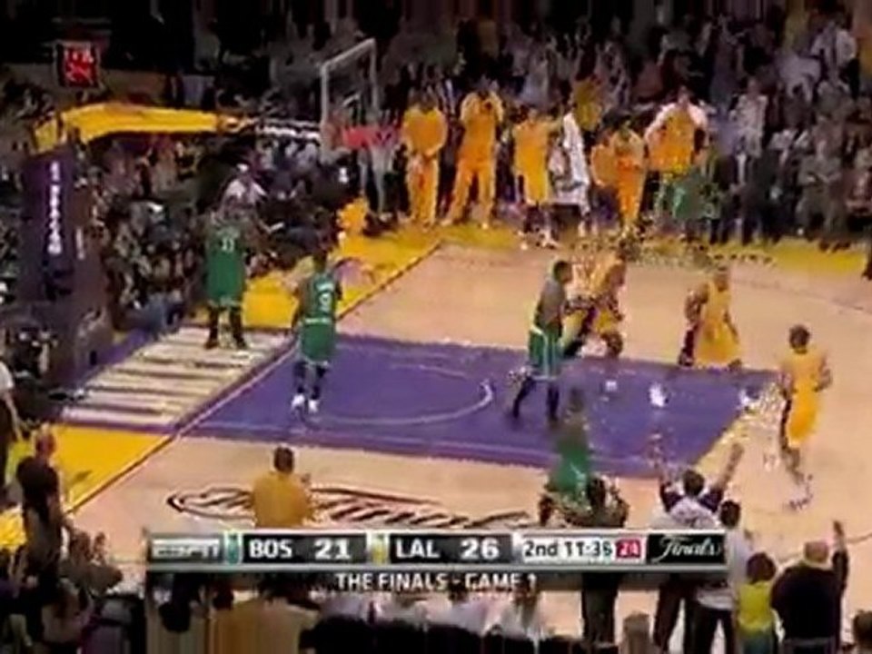 Jordan Farmer steals the ball, passes to Luke Walton who hit