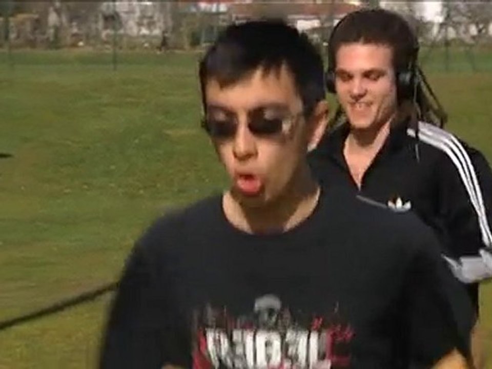 le parasite court partout