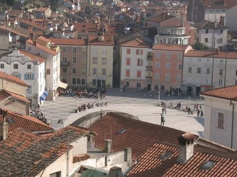 Regards sur ailleurs : Trailer