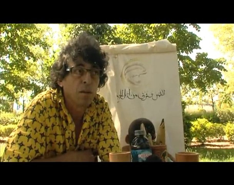 Le calligraphe Hassan Madjdi