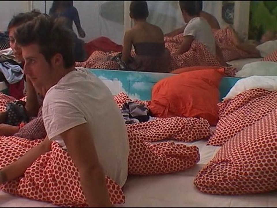 Lucie-Ange ne veut pas tenir la chandelle.