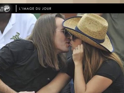 JT PurePeople : Hélène Ségara folle de bisous !