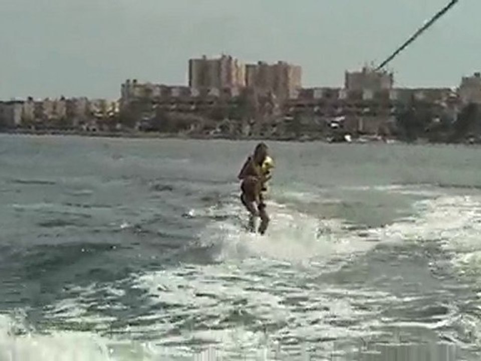 Practicando wakeboard