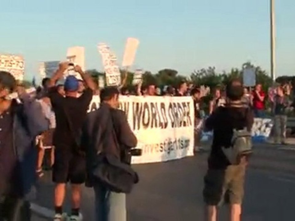 ☠ MANIFESTATION à SITGES -  BILDERBERG 2010 ☠