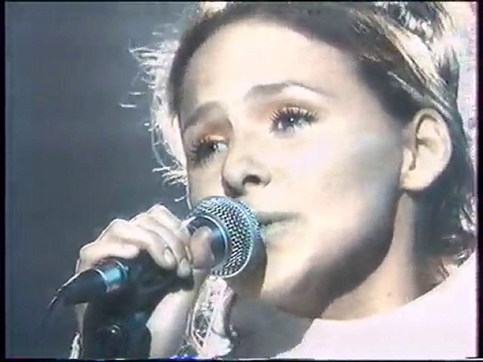 Emilana Torrini Live @ NPA 2000 - To Be Free