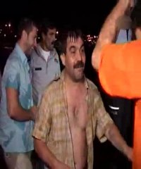 Diyarbakırlı Sarhoş ve Gırmızı Şortli