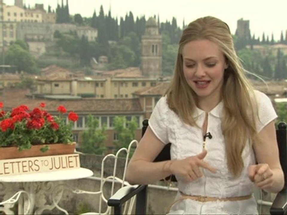 Amanda Seyfried: 'Screen kissing not fun!'