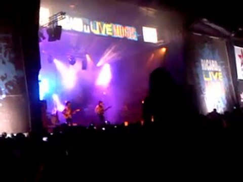 La la love you - BB Brunes - Amiens La Hotoie - 4 juin 2010