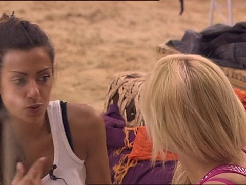 Alicya met en garde Caroline