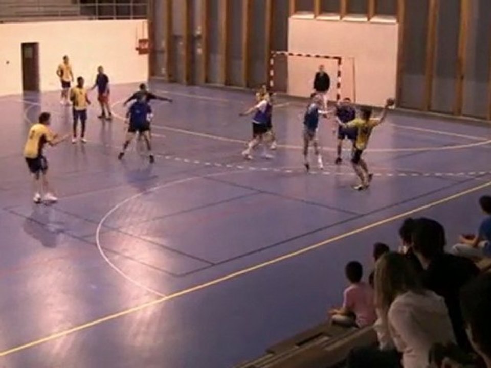 Mantes amical bis