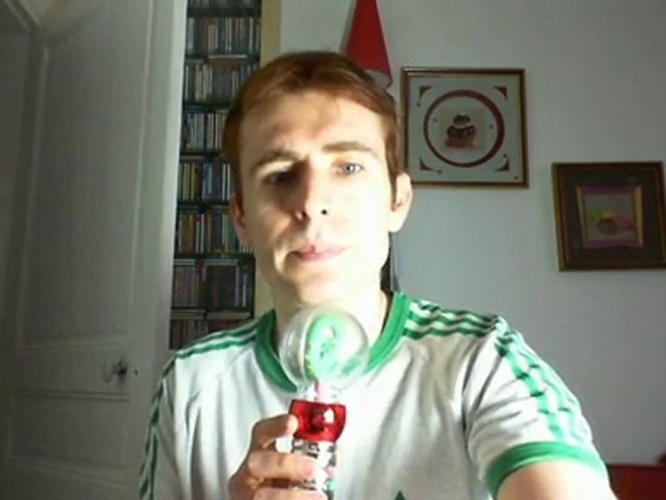 Wiwi égratigne "la danse du balai"