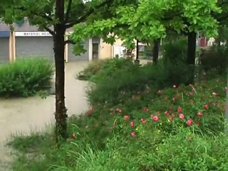 Le déluge à Meylan, inondations aux Buclos, 06 juin 2010