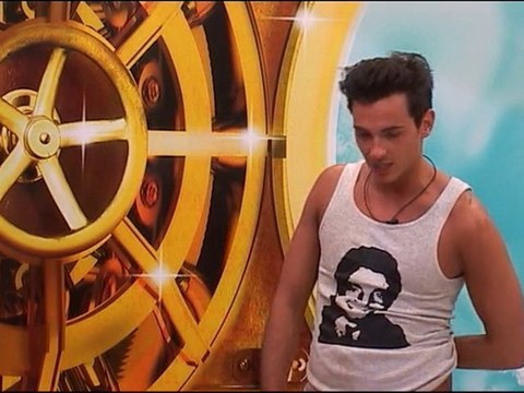 Marie met Jason sur le grill ...