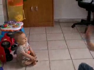 eclats de rire d'evan face à Jérémy