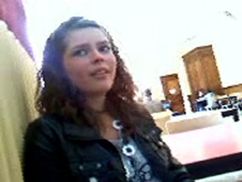 corine qui fait des crix d'animaux xD