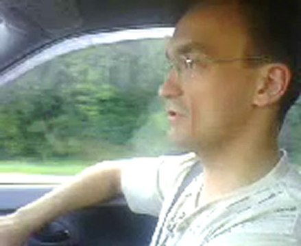 Важно! (Ехал в машине, снимал на мобилу)