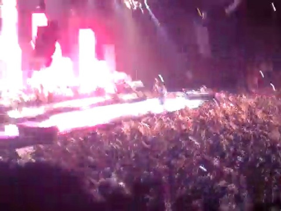 Jay-Z Death of Autotune - Paris 2010