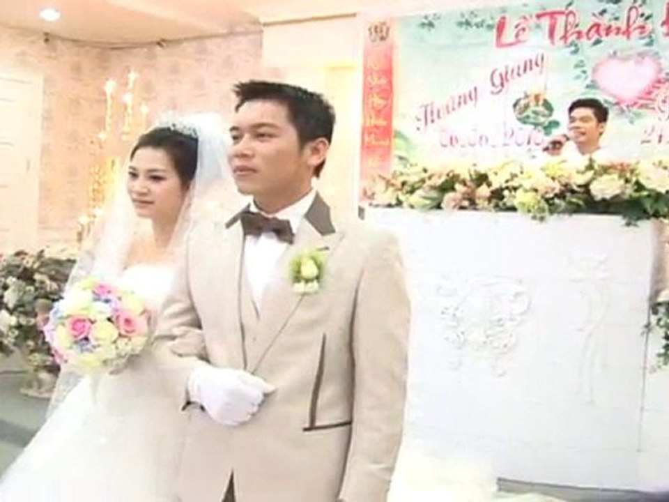 VUI TRONG NGAY CUOI