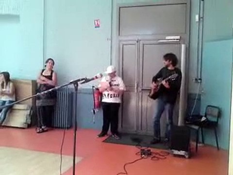 mon frere dylan qui chante