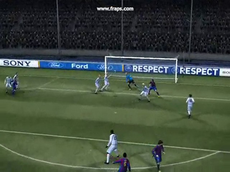Xavi reprise de volée Pes 2010