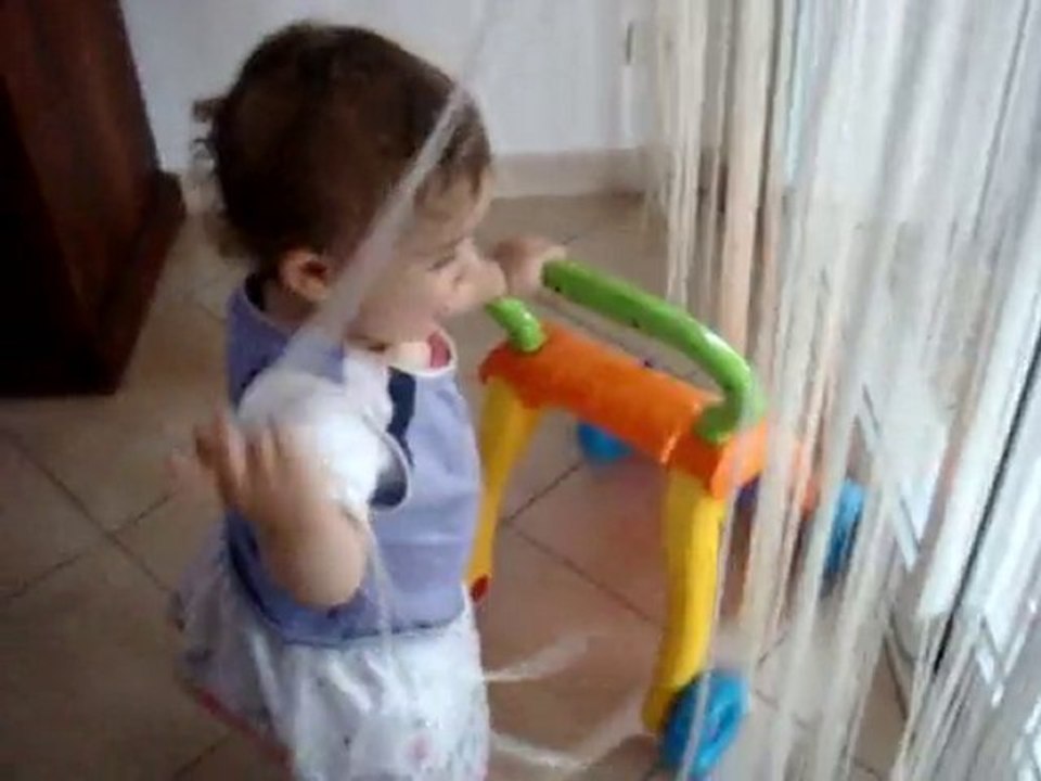 je m'amuse avec tout