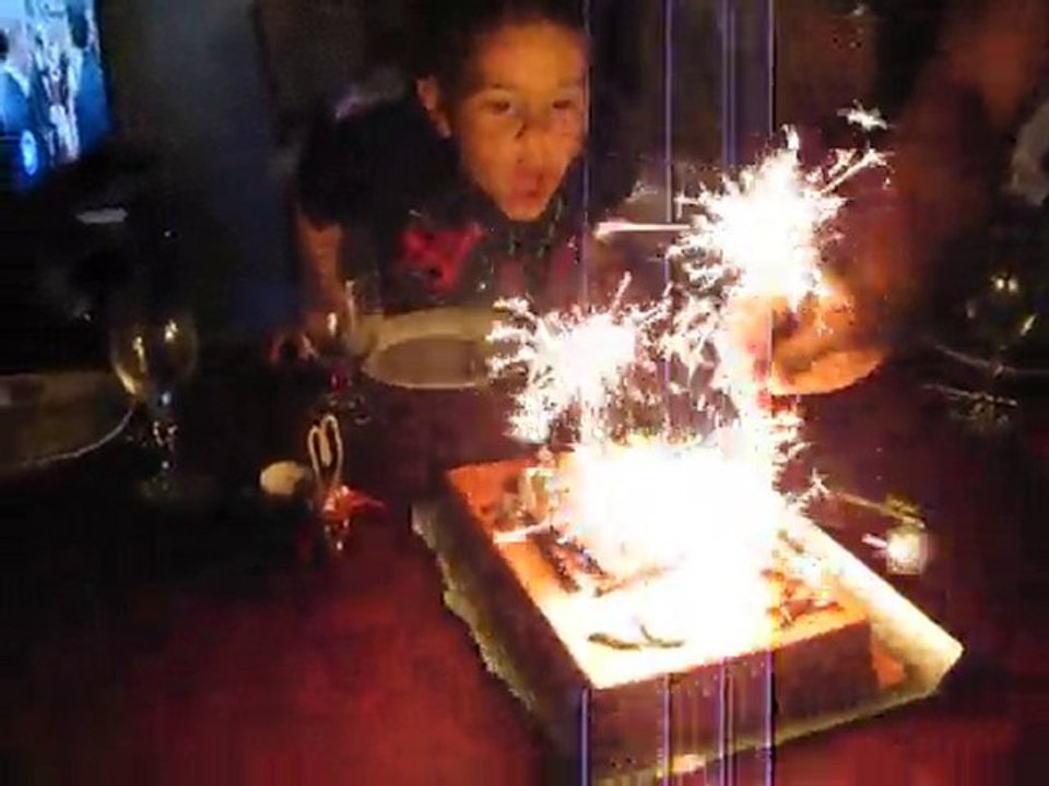 Yoann souffle ses bougies