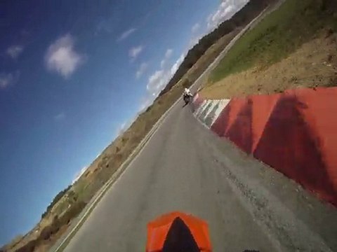 690 smc vs cbr 600 rr circuit Alés