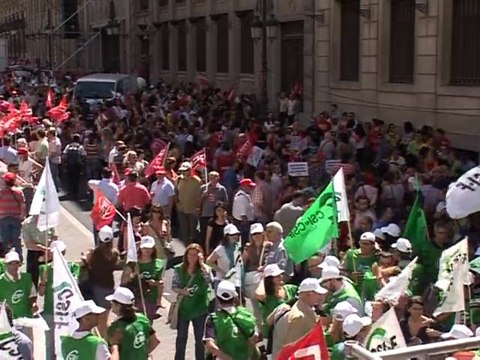 Les fonctionnaires espagnols dans la rue contre l'austérité