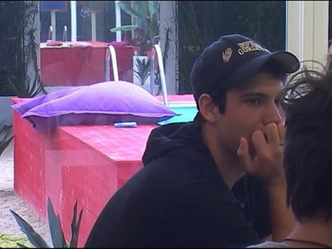 Jason dégoûté par Flo