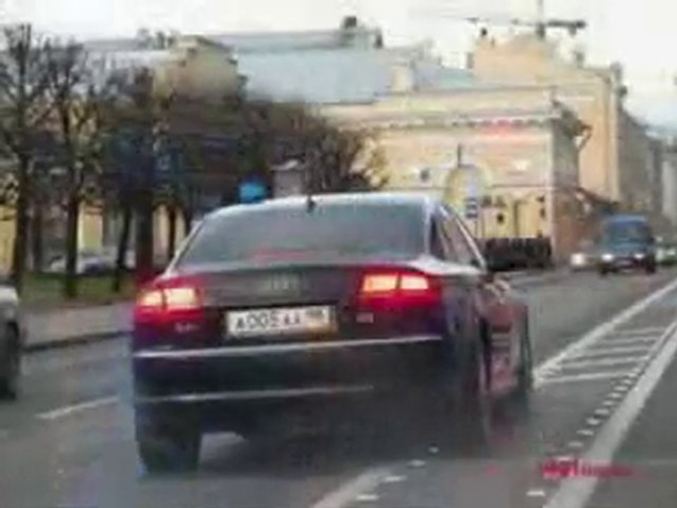 Dino MC и Noize MC против мигалок