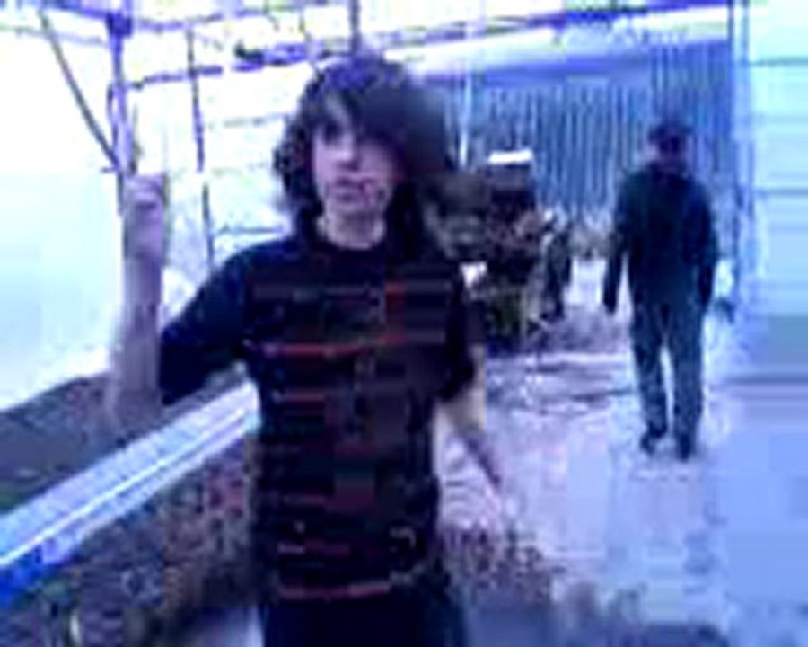 trop de poid sur le tapis et celui-ci tombe