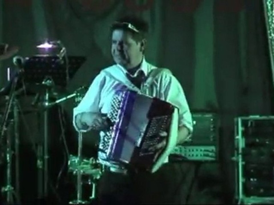 LES BIG BOSS orchestre MUSETTE VALSE Les roses blanches