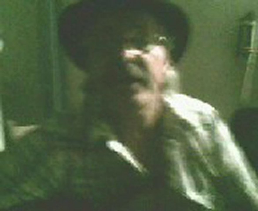 un chanteur orpaire il chante pr les gitans hihihhi