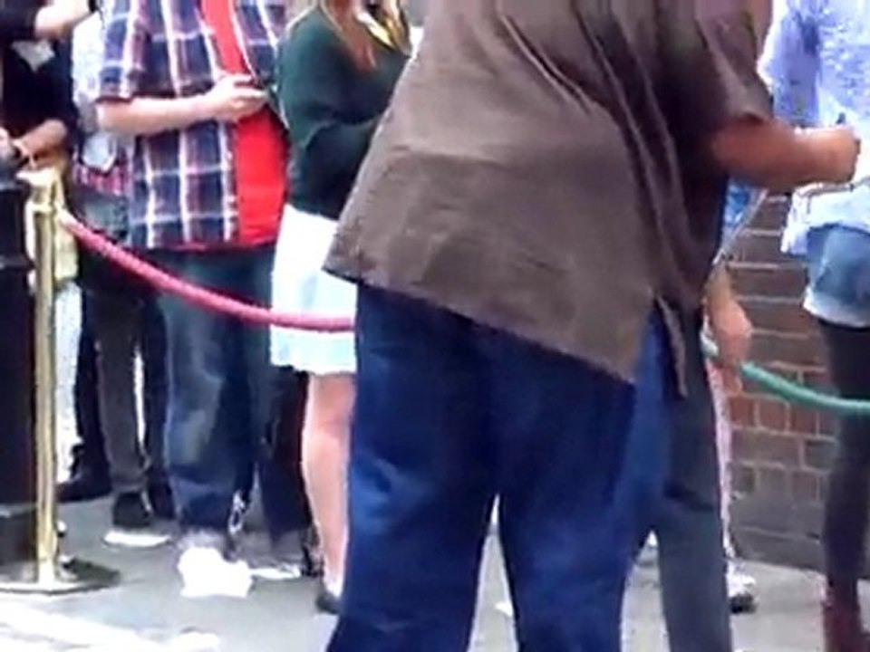 nick_jonas_at_the_queens_theatre_june_7th_(HQ)