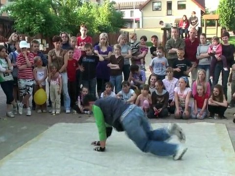 Mocher Pikata - Występ podczas Dnia Dziecka