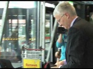 Al lekker druk op stembureau Schiphol