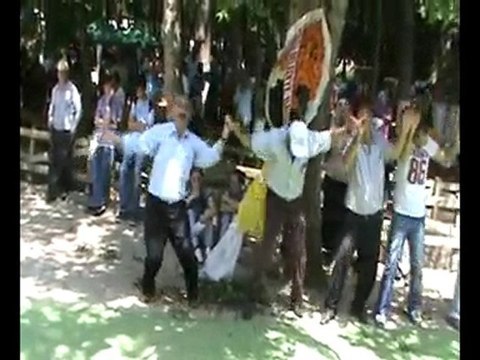 artvinliler pikniği 2010 davul-zurna eşliğinde horon show-1