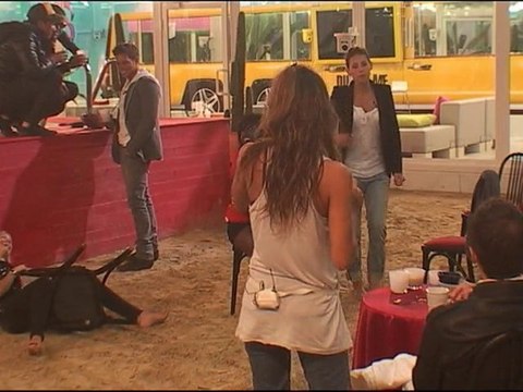 Marie tombe de haut !