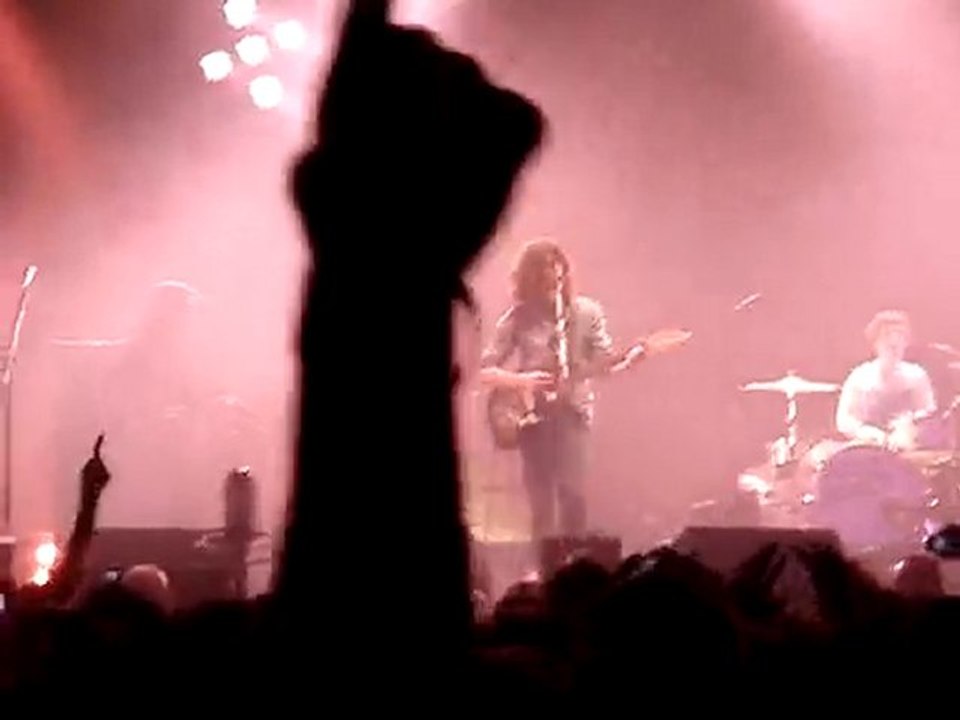 Arctic Monkeys "Fluorescent Adolescent" live au Zénith 2009