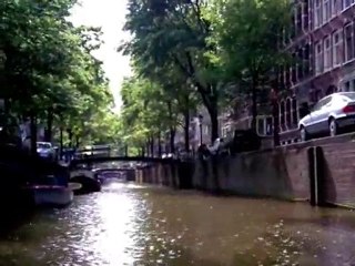 Canaux d'amsterdam en canot