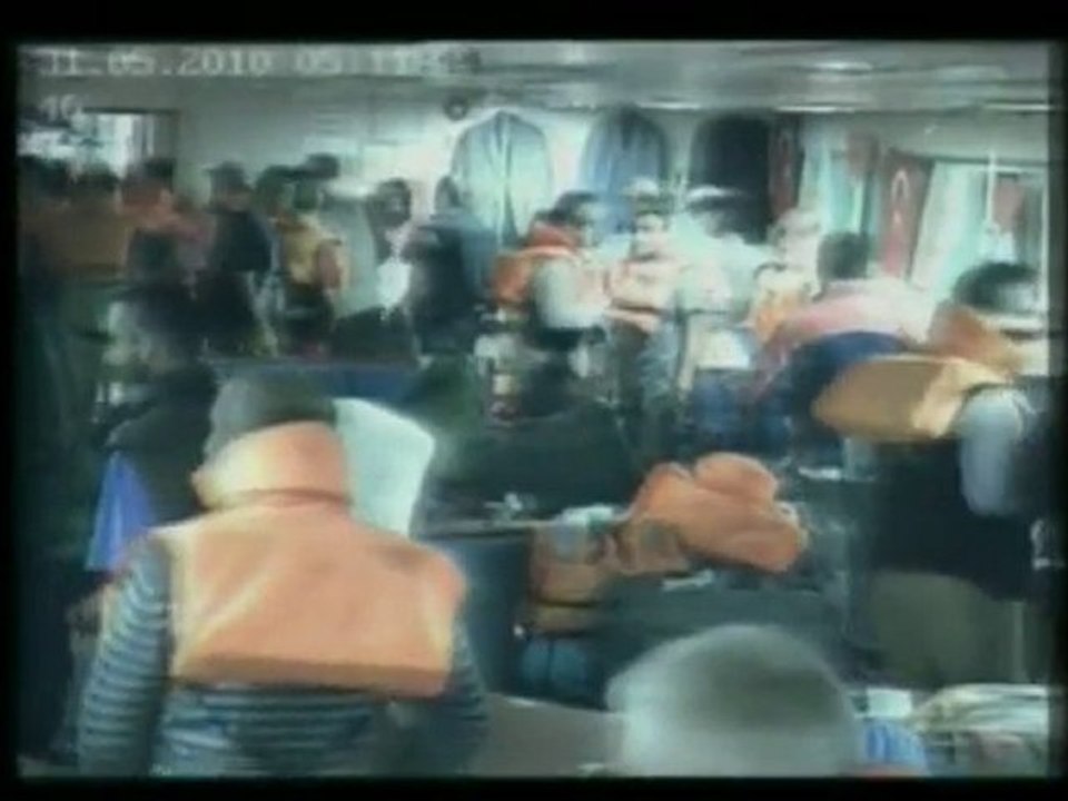 Israel Soldiers are random shooting to civils on aid ship