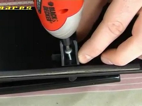 Replacing parts on an oven door Neff